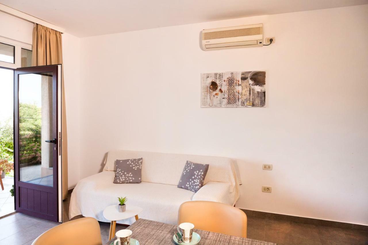 Apartment Villa Lidija 洛夫兰 外观 照片