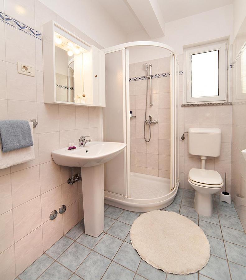 Apartment Villa Lidija 洛夫兰 外观 照片